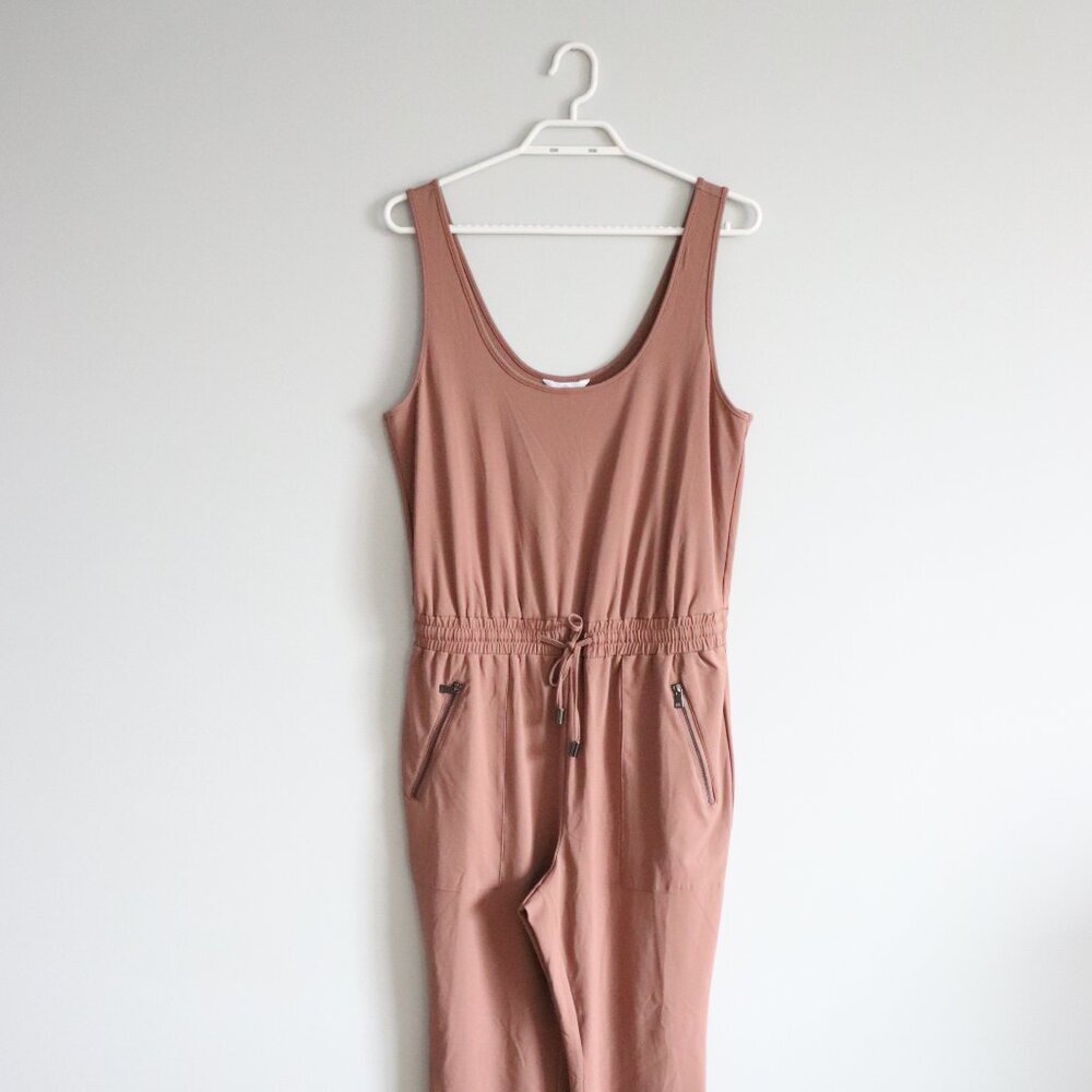 Camber & Grace Women's‎ Sz M Dusty Pink Sleeveless Pocket Stretch Tank Jumpsuit